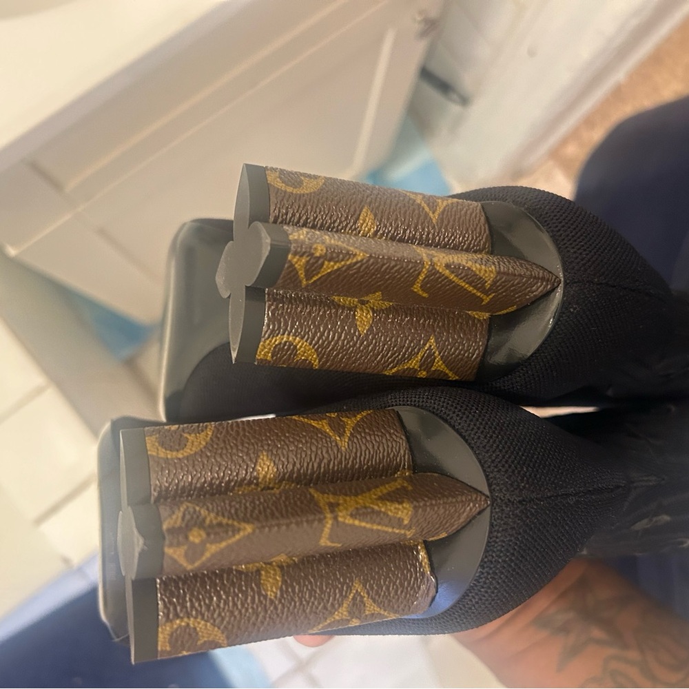 Louis Vuitton knit ankle boots sz 38 euro size 38 women’s - Picture 11 of 16